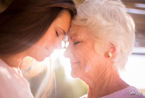 How Caregivers Can Protect Aging Parents with a Medicine Box